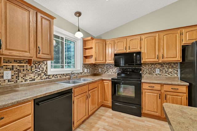 419 43rd Avenue NW, Rochester, MN 55901