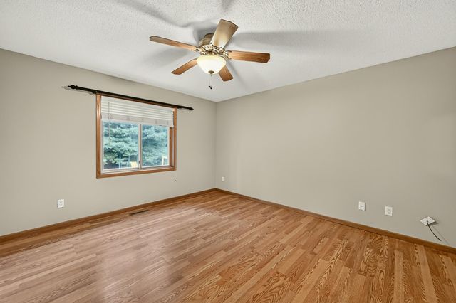 419 43rd Avenue NW, Rochester, MN 55901