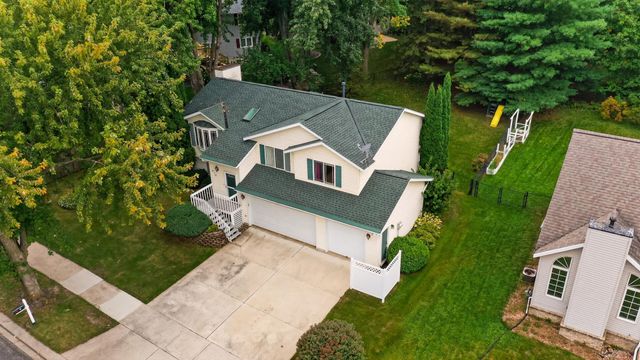 419 43rd Avenue NW, Rochester, MN 55901