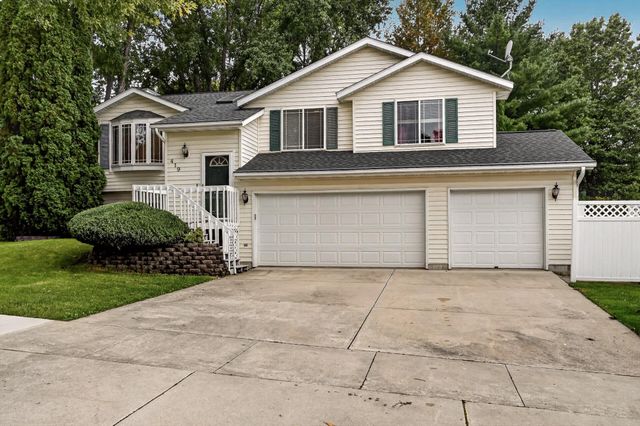 419 43rd Avenue NW, Rochester, MN 55901