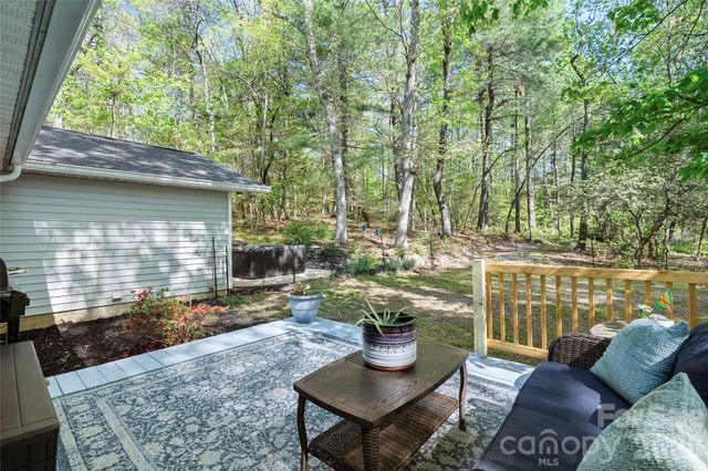 84 Chisholm Street, Saluda, NC 28773