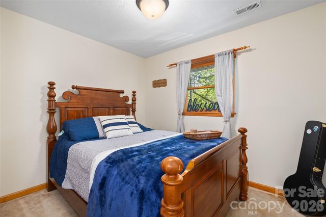 84 Chisholm Street, Saluda, NC 28773