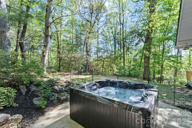 84 Chisholm Street, Saluda, NC 28773