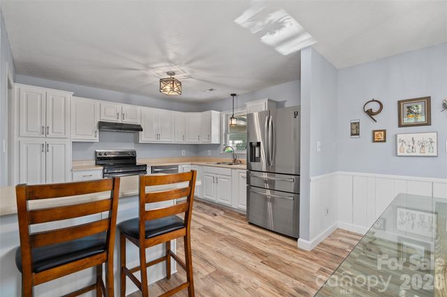 84 Chisholm Street, Saluda, NC 28773