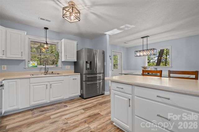 84 Chisholm Street, Saluda, NC 28773