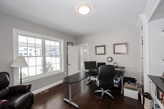 18 Highclere Road, Windham, NH 03087