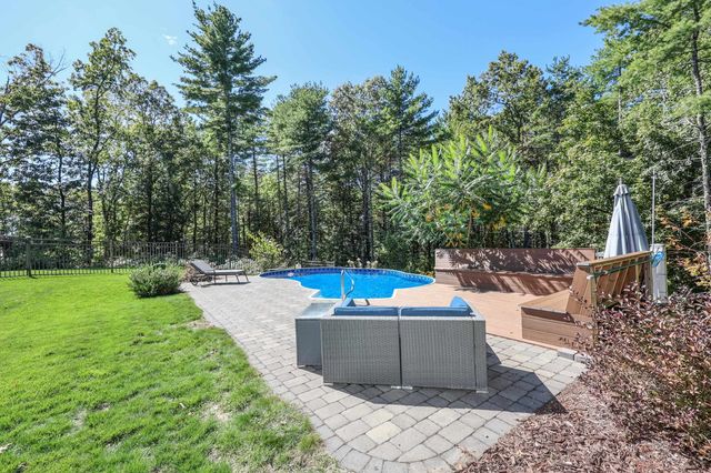 18 Highclere Road, Windham, NH 03087