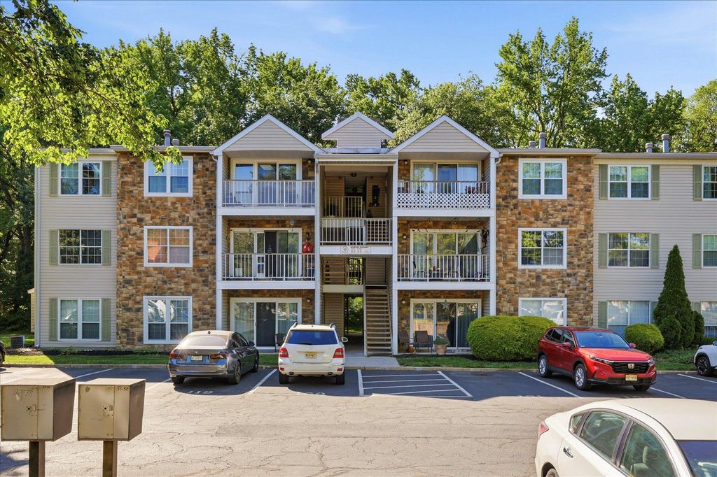 43 ASPEN CT, Hamilton Township, NJ 08619