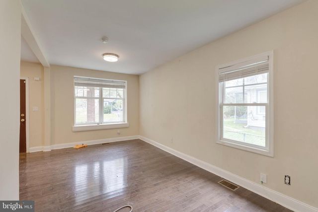 4243 DIX ST NE, Washington, DC 20019