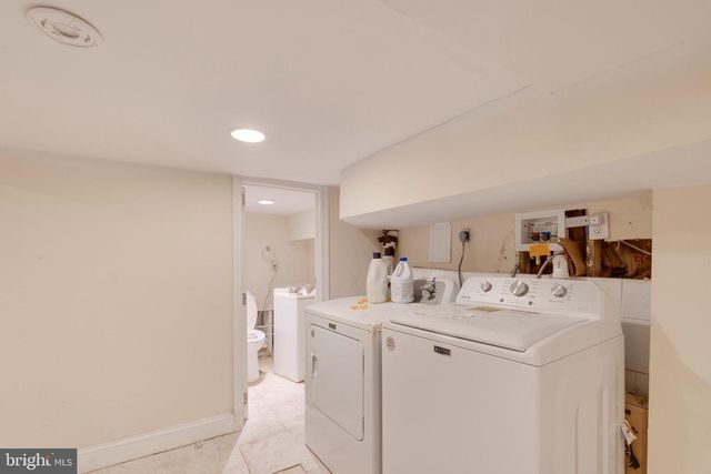 4243 DIX ST NE, Washington, DC 20019