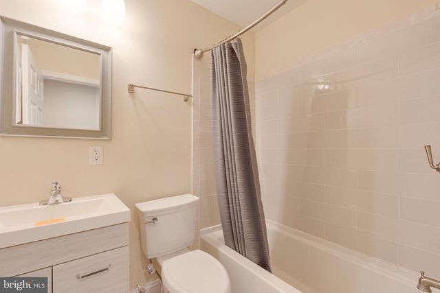 4243 DIX ST NE, Washington, DC 20019