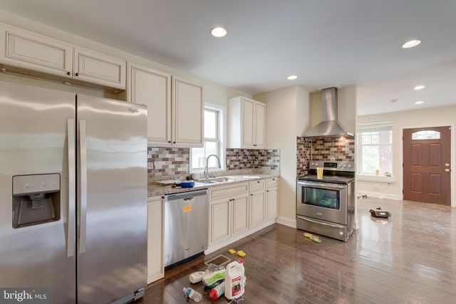 4243 DIX ST NE, Washington, DC 20019