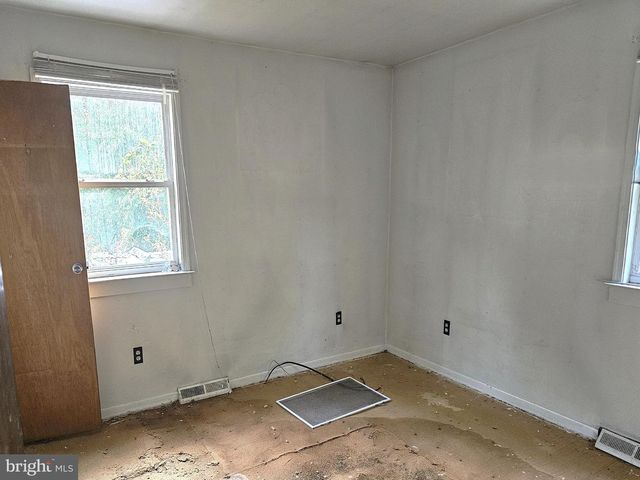 1400 MCKEE RD, Dover, DE 19904