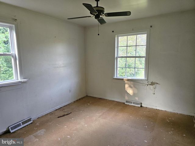 1400 MCKEE RD, Dover, DE 19904