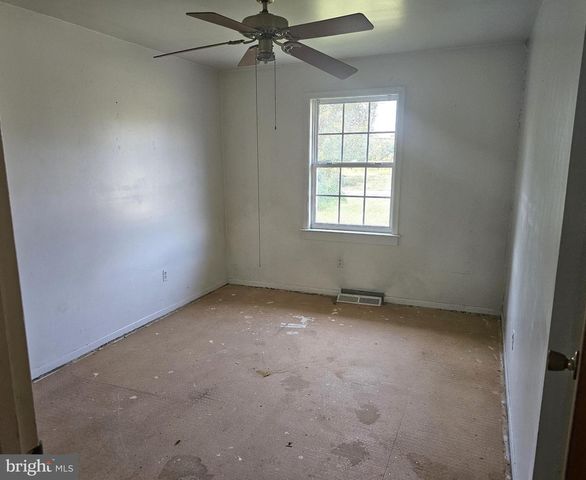 1400 MCKEE RD, Dover, DE 19904
