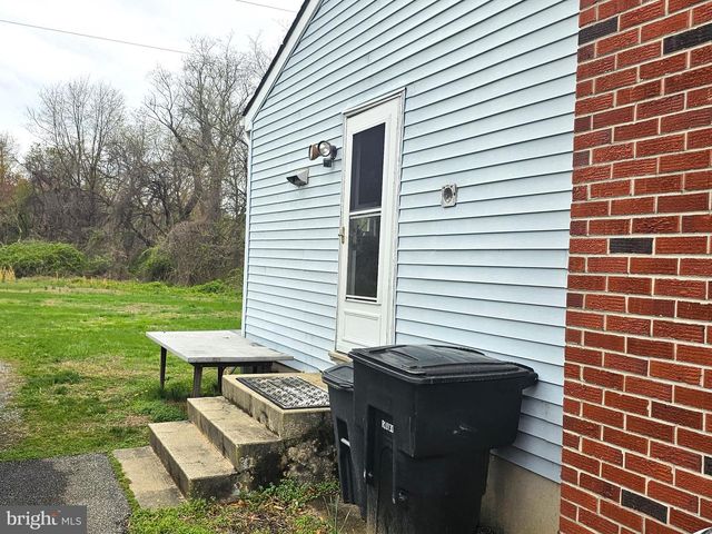 1400 MCKEE RD, Dover, DE 19904