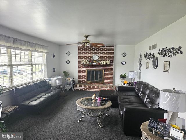 1400 MCKEE RD, Dover, DE 19904