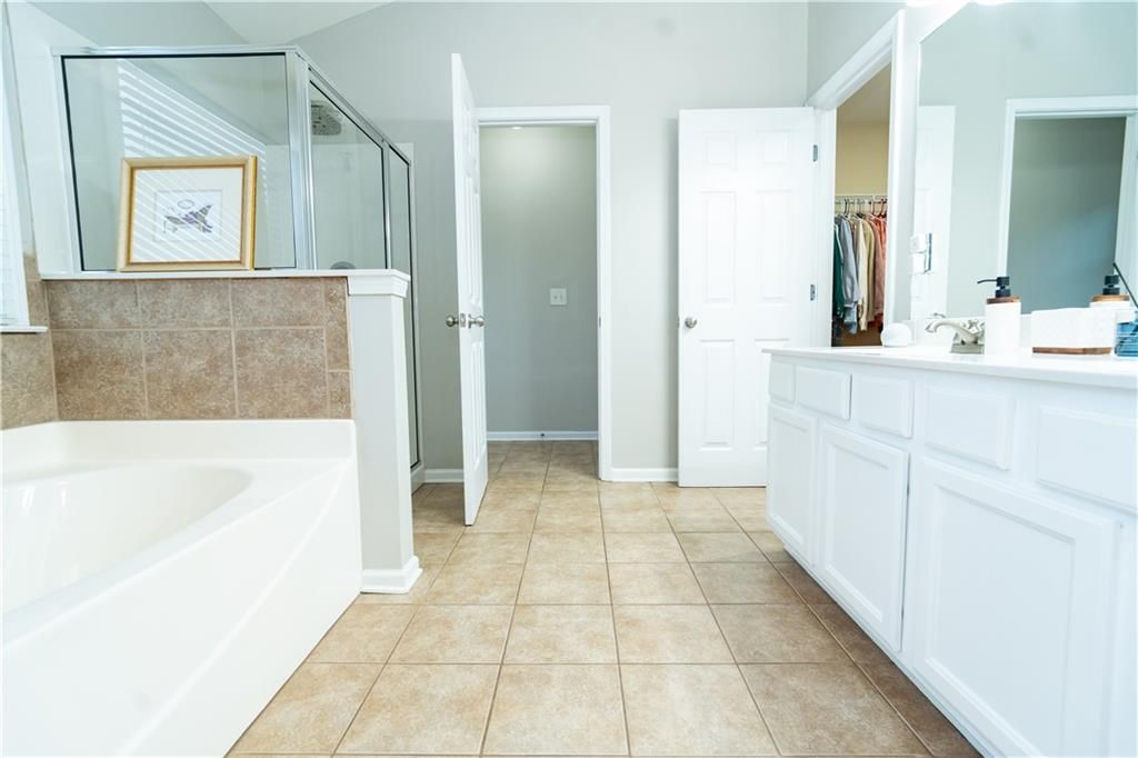 Image 31 of property listing at 1255 Faircrest Crossing Drive, Alpharetta, GA 30004