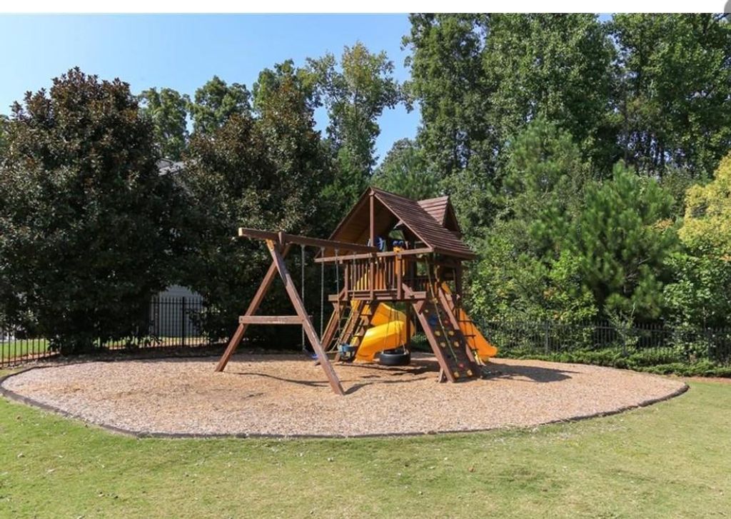 Image 41 of property listing at 1255 Faircrest Crossing Drive, Alpharetta, GA 30004