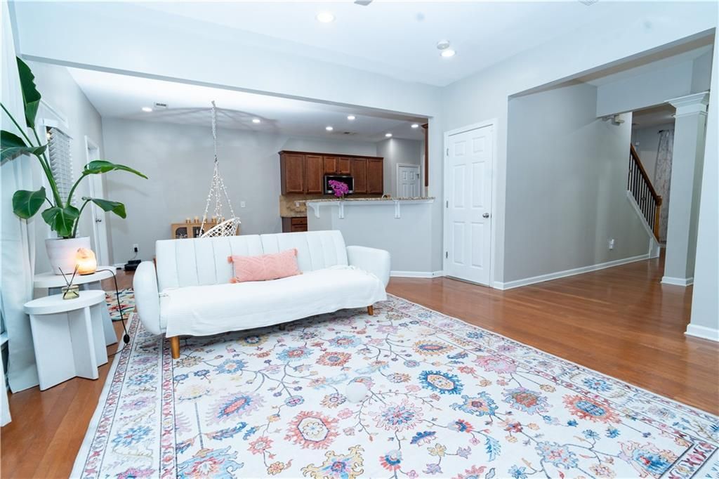 Image 9 of property listing at 1255 Faircrest Crossing Drive, Alpharetta, GA 30004