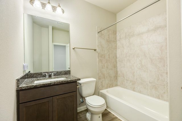 765 Rosewood Lane, Angleton, TX 77515