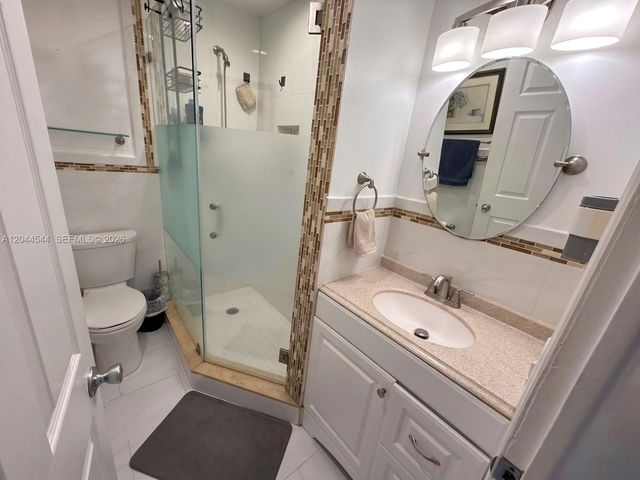 974 SE 1st St 974, Hialeah, FL 33010