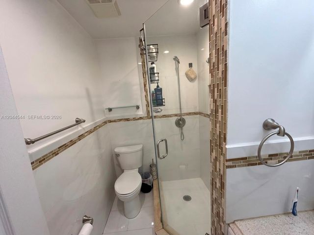 974 SE 1st St 974, Hialeah, FL 33010