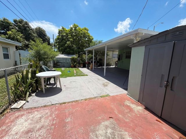 974 SE 1st St 974, Hialeah, FL 33010
