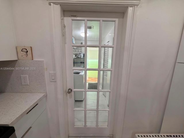 974 SE 1st St 974, Hialeah, FL 33010