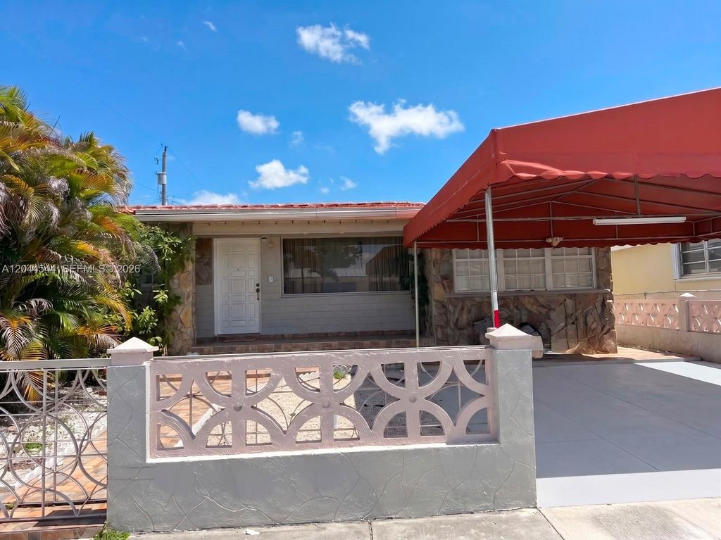 974 SE 1st St 974, Hialeah, FL 33010