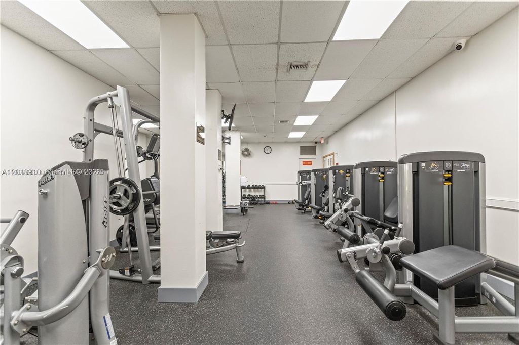 Image 15 of property listing at 3800 S Ocean Dr 1114, Hollywood, FL 33019
