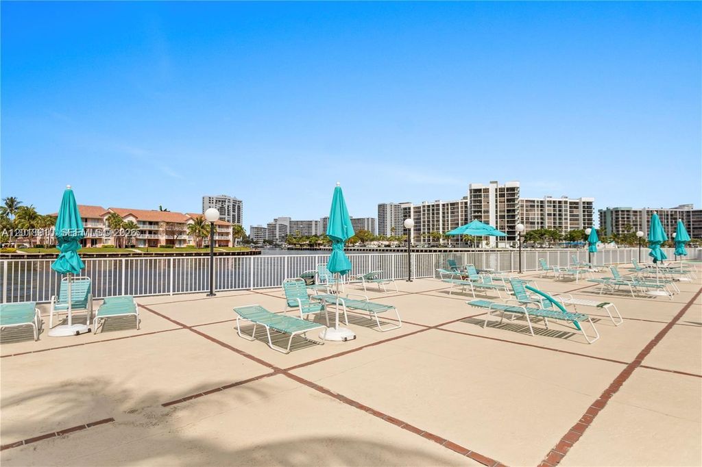 Image 18 of property listing at 3800 S Ocean Dr 1114, Hollywood, FL 33019