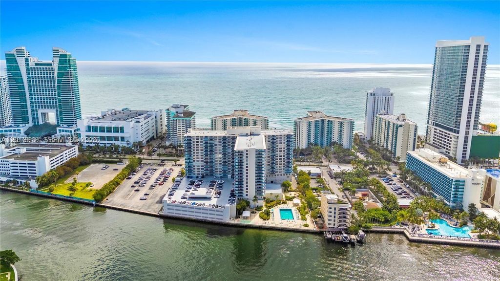 Image 5 of property listing at 3800 S Ocean Dr 1114, Hollywood, FL 33019
