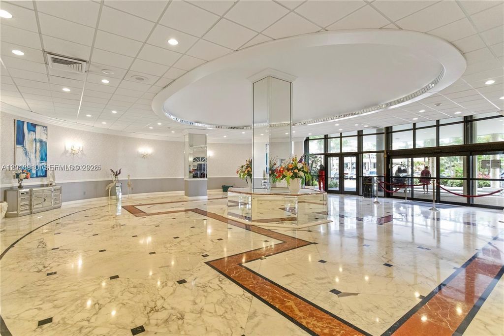 Image 7 of property listing at 3800 S Ocean Dr 1114, Hollywood, FL 33019