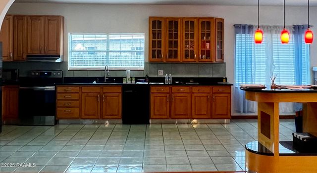 2018 La Belle Villa Road, New Iberia, LA 70563