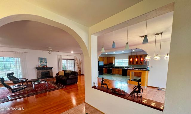 2018 La Belle Villa Road, New Iberia, LA 70563