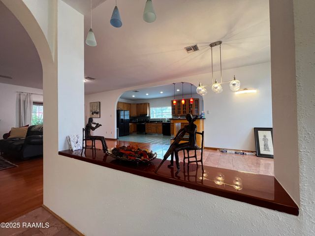 2018 La Belle Villa Road, New Iberia, LA 70563