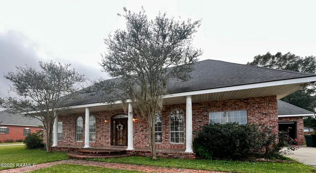 2018 La Belle Villa Road, New Iberia, LA 70563