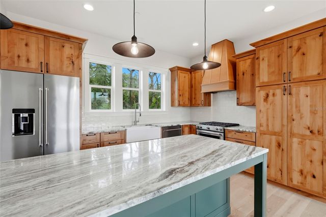 2540 1ST AVENUE N, St Petersburg, FL 33713