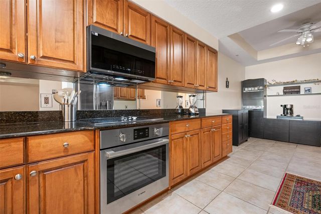 610 RIVIERA DUNES WAY 307, Palmetto, FL 34221