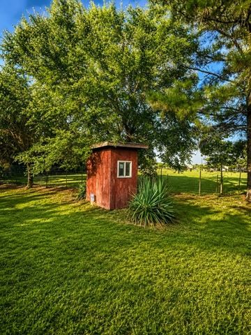 1817 County Road 3327, Greenville, TX 75402