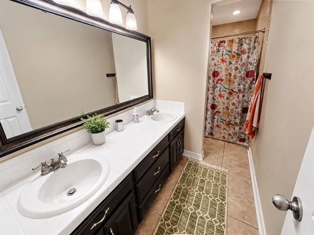 1817 County Road 3327, Greenville, TX 75402