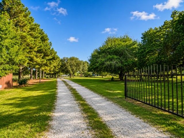 1817 County Road 3327, Greenville, TX 75402