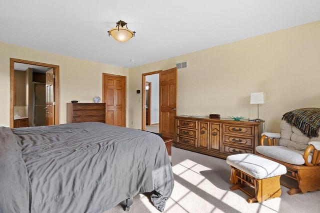 N64W27266 Maple STREET, Sussex, WI 53089