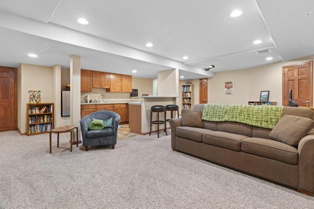 N64W27266 Maple STREET, Sussex, WI 53089