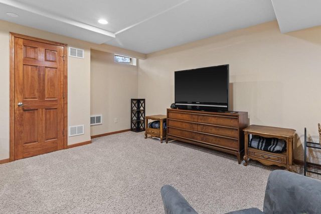 N64W27266 Maple STREET, Sussex, WI 53089