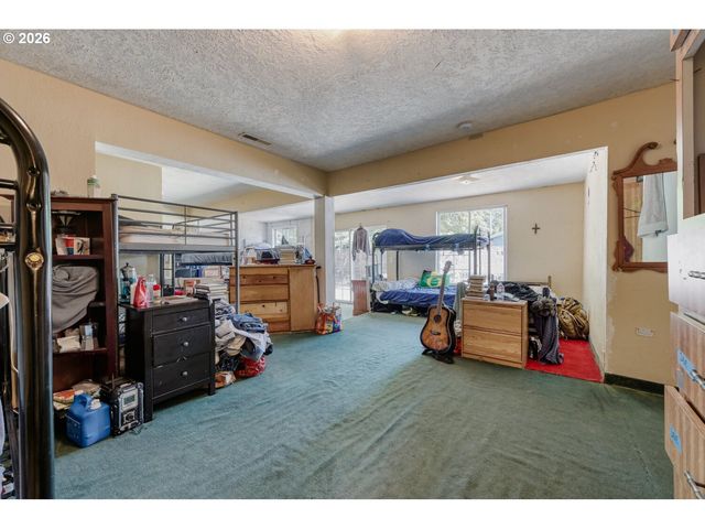 15705 Se POWELL Blvd, Portland, OR 97236