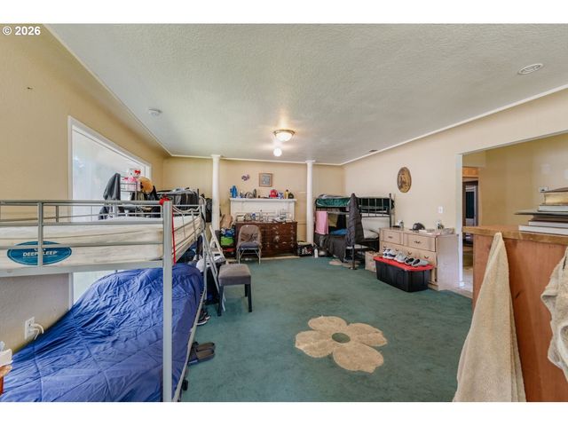 15705 Se POWELL Blvd, Portland, OR 97236