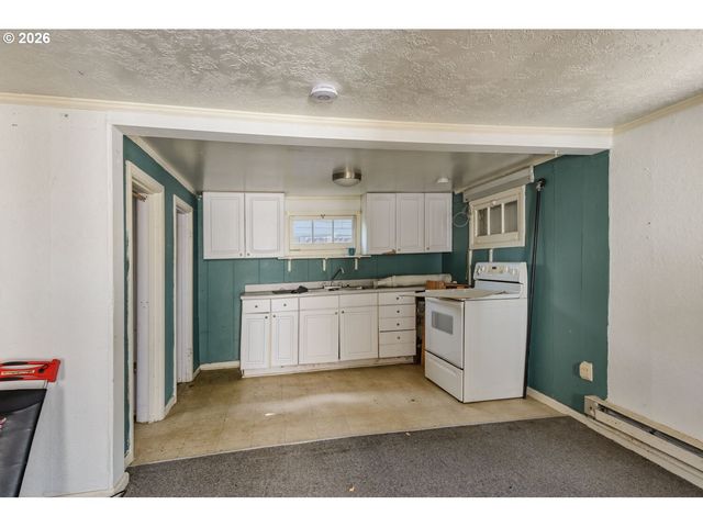 15705 Se POWELL Blvd, Portland, OR 97236