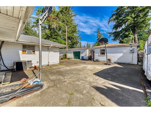 15705 Se POWELL Blvd, Portland, OR 97236